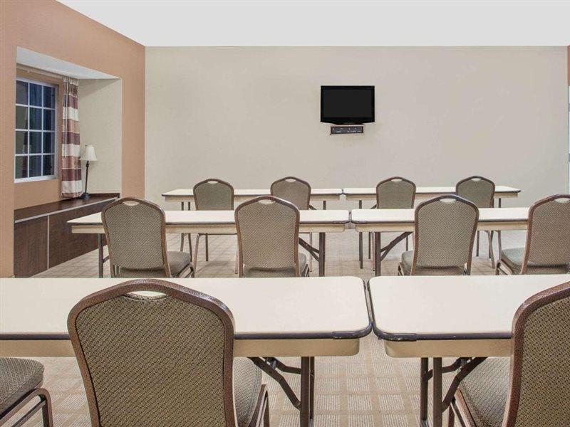 Microtel Inn & Suites By Wyndham Manchester - Newly Renovated Buitenkant foto