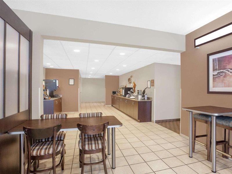 Microtel Inn & Suites By Wyndham Manchester - Newly Renovated Buitenkant foto