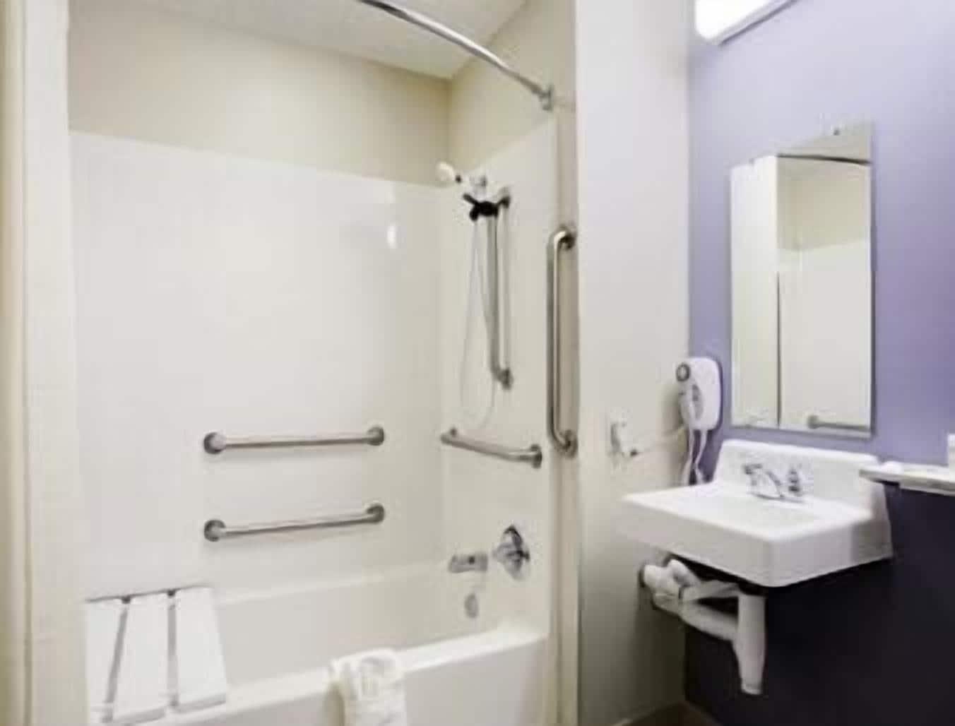 Microtel Inn & Suites By Wyndham Manchester - Newly Renovated Buitenkant foto