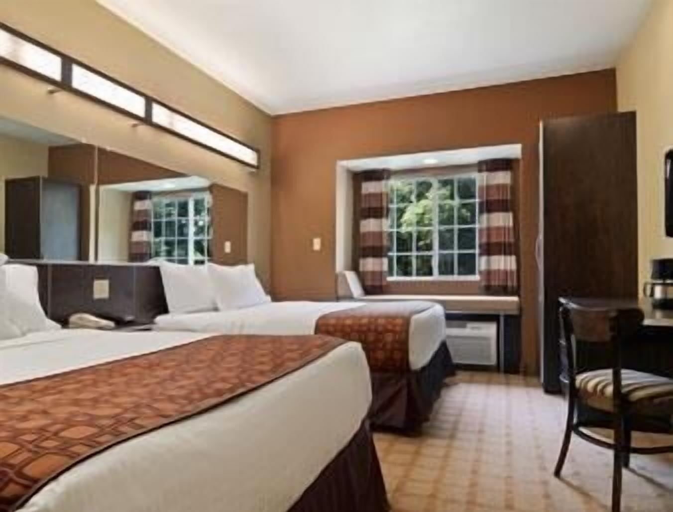 Microtel Inn & Suites By Wyndham Manchester - Newly Renovated Buitenkant foto