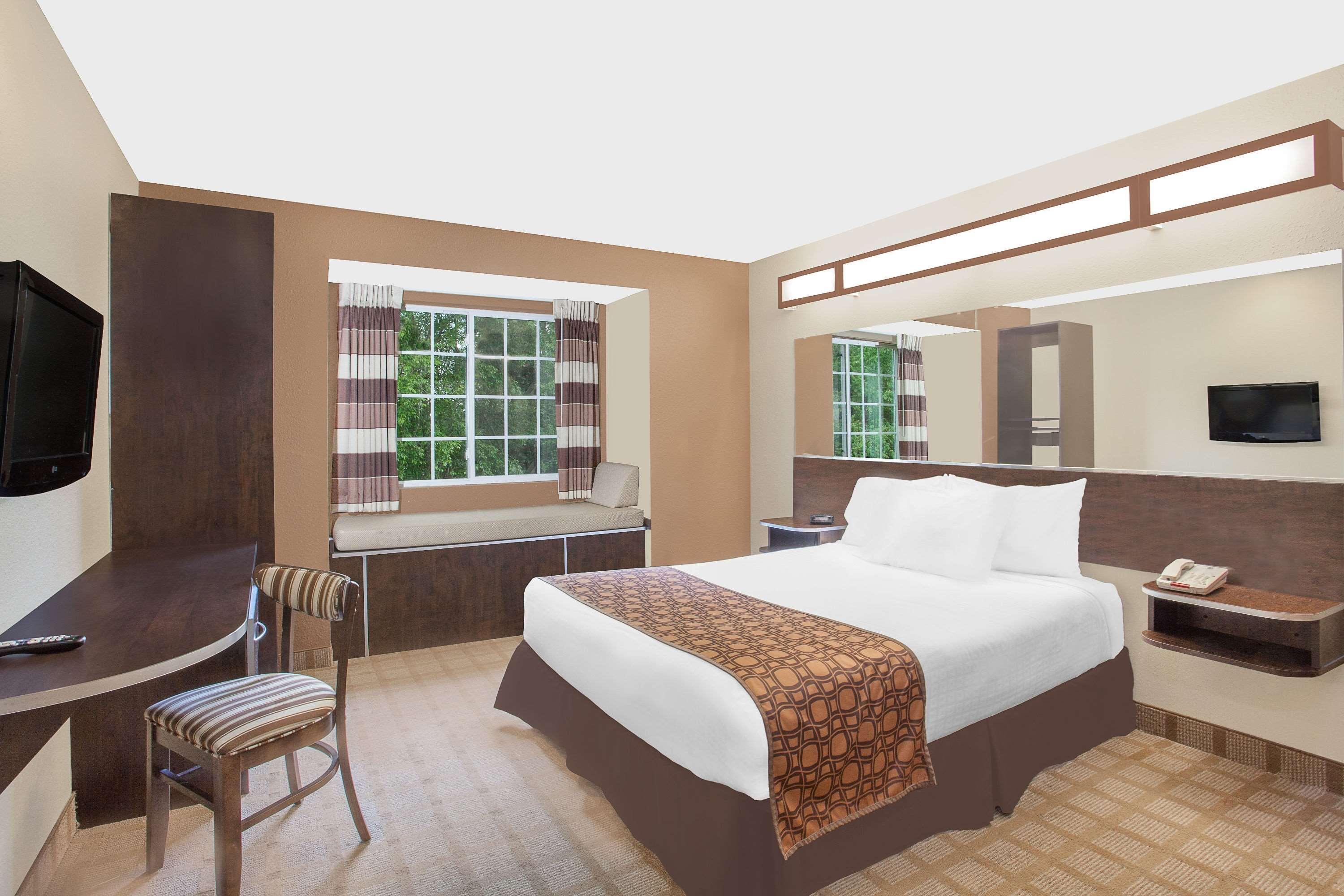 Microtel Inn & Suites By Wyndham Manchester - Newly Renovated Buitenkant foto
