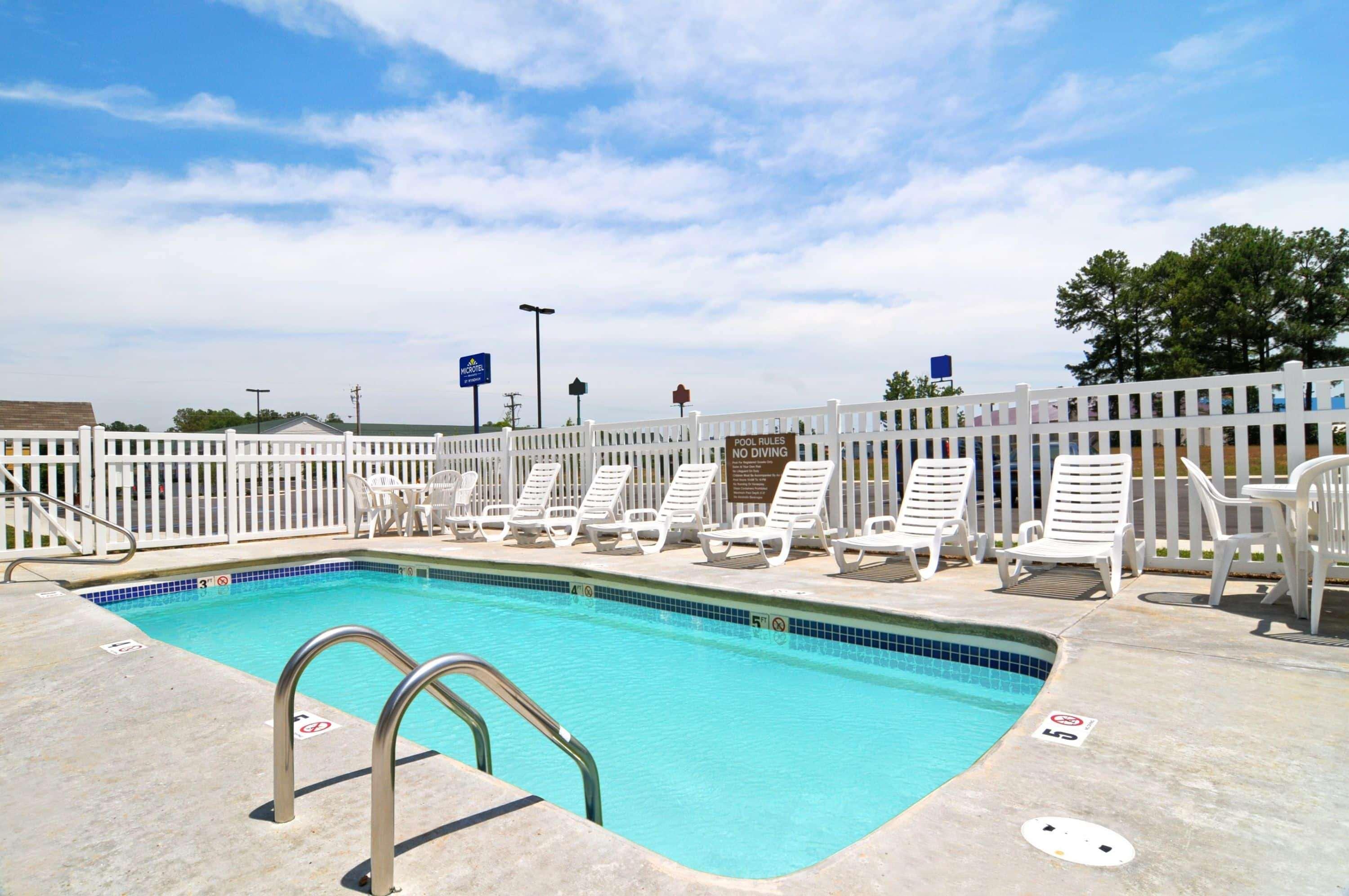 Microtel Inn & Suites By Wyndham Manchester - Newly Renovated Buitenkant foto