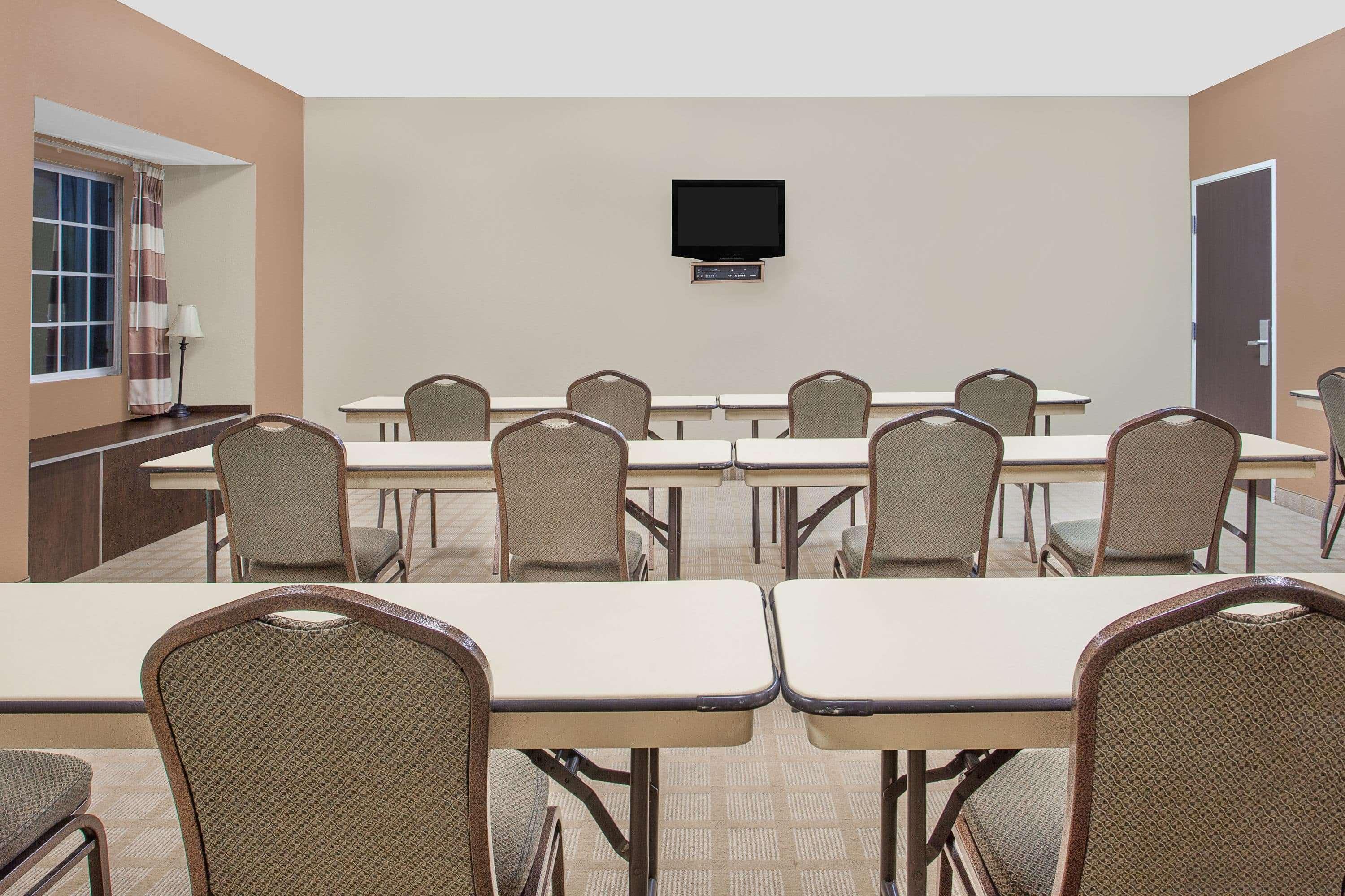 Microtel Inn & Suites By Wyndham Manchester - Newly Renovated Buitenkant foto