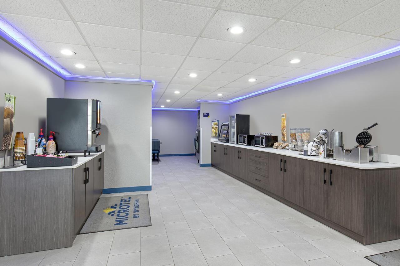Microtel Inn & Suites By Wyndham Manchester - Newly Renovated Buitenkant foto