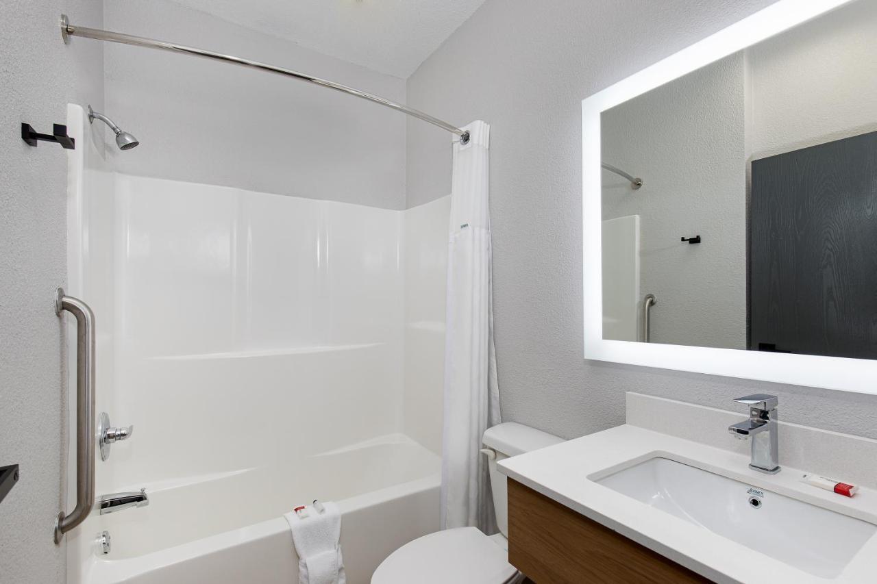 Microtel Inn & Suites By Wyndham Manchester - Newly Renovated Buitenkant foto