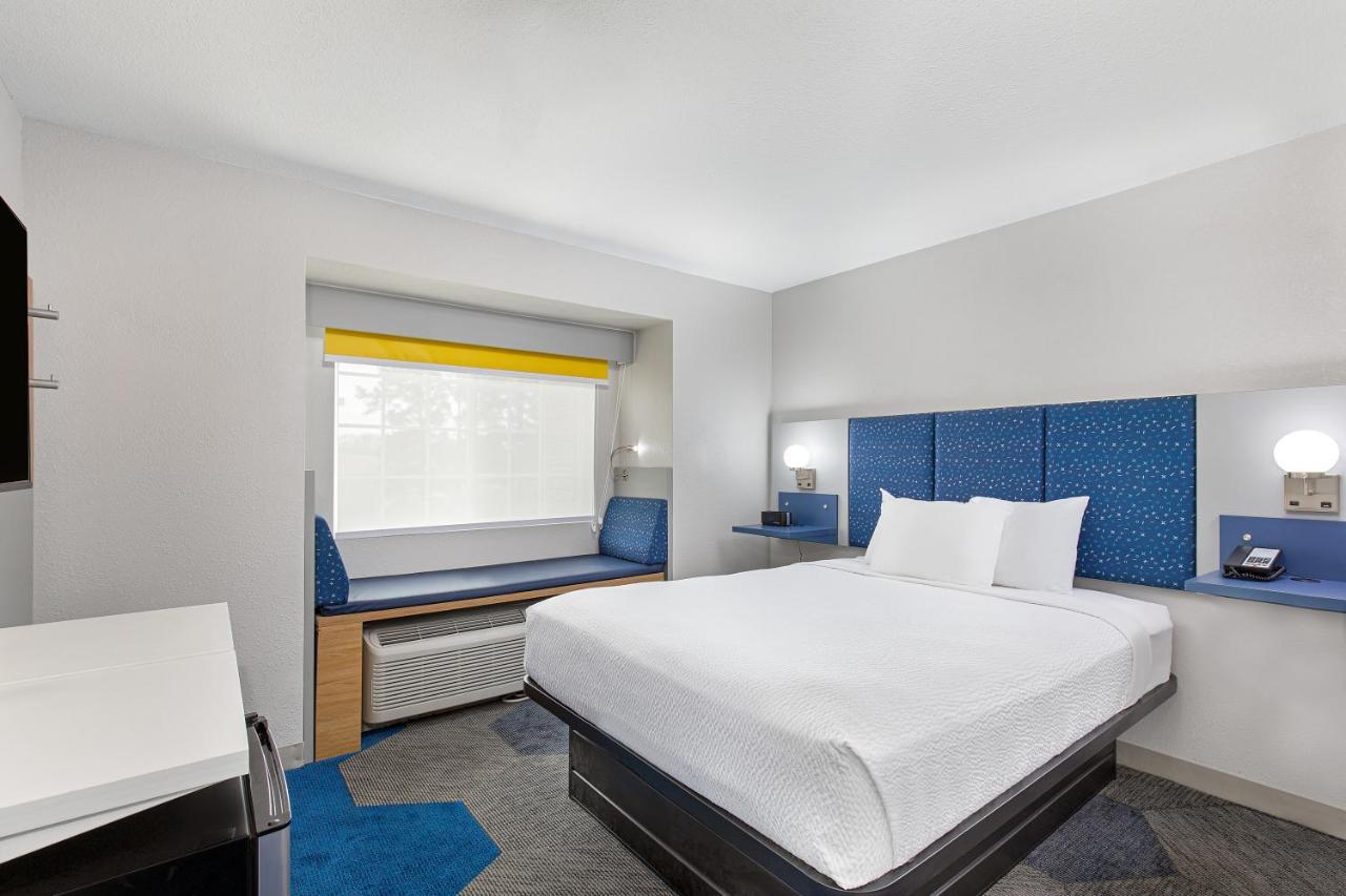 Microtel Inn & Suites By Wyndham Manchester - Newly Renovated Buitenkant foto