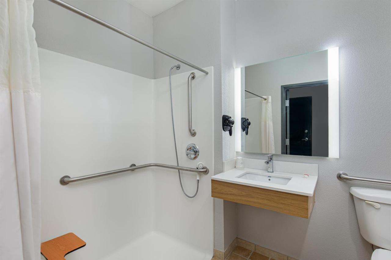 Microtel Inn & Suites By Wyndham Manchester - Newly Renovated Buitenkant foto