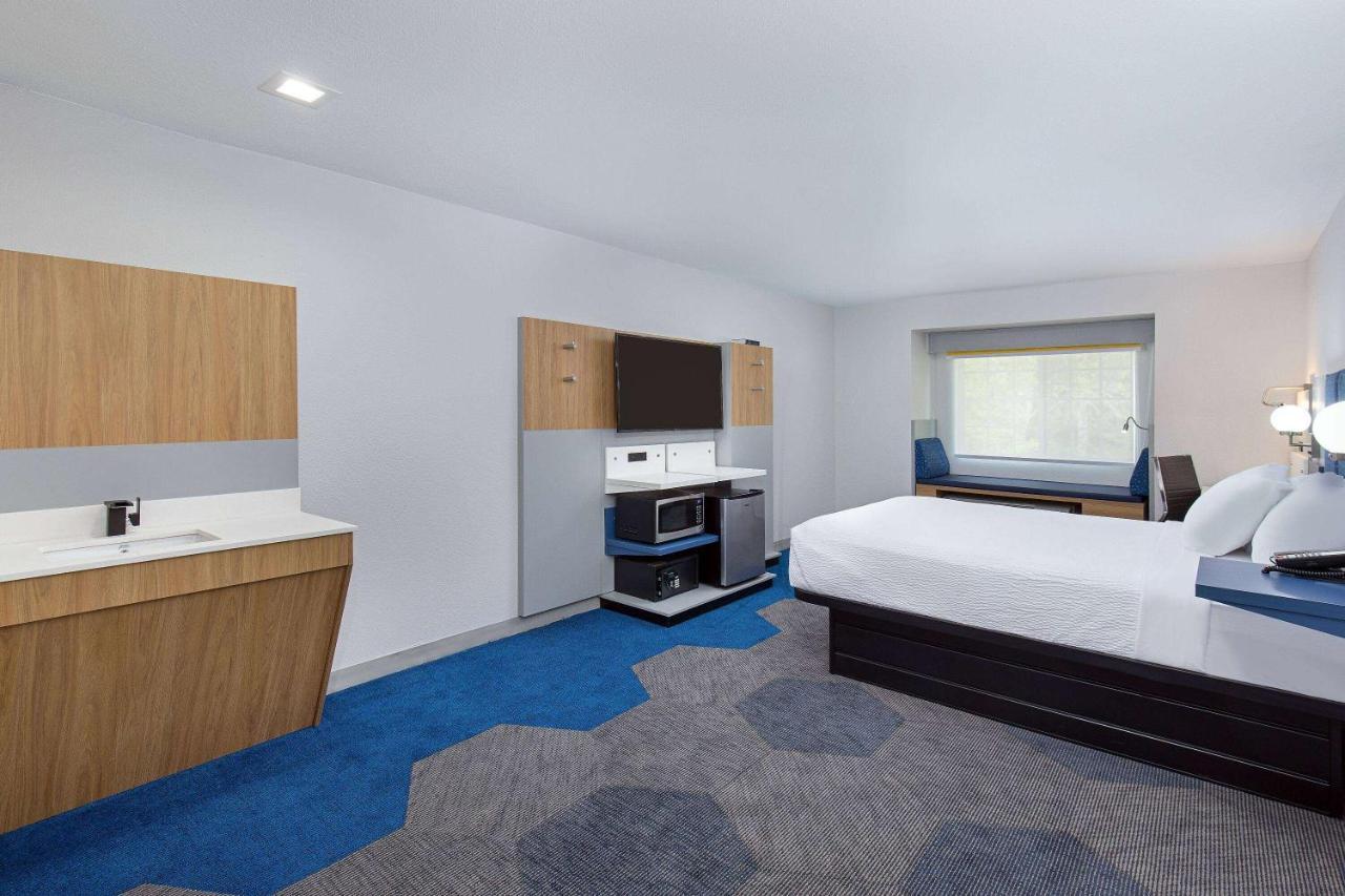 Microtel Inn & Suites By Wyndham Manchester - Newly Renovated Buitenkant foto